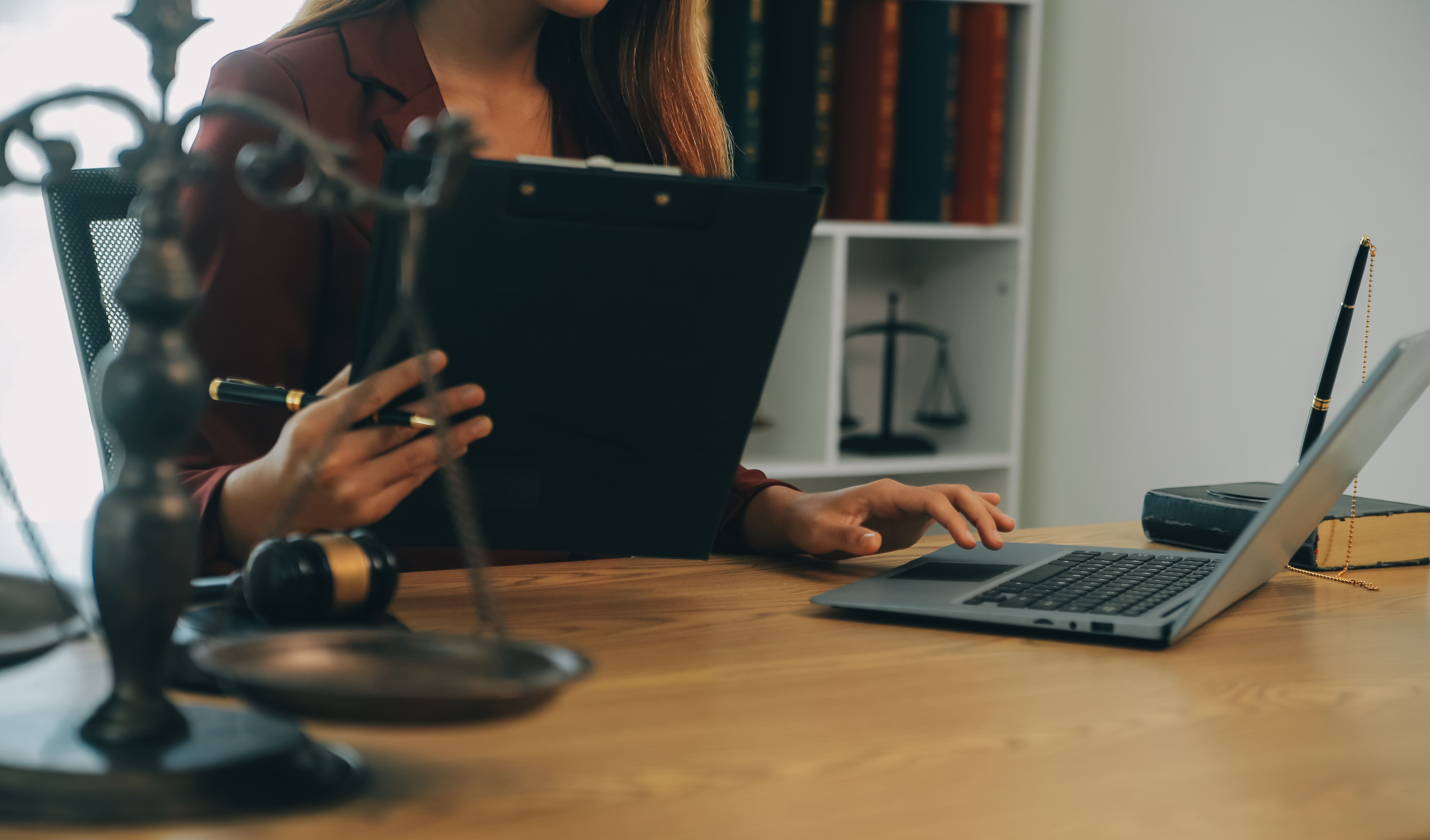 Journalist (Freelance Law)